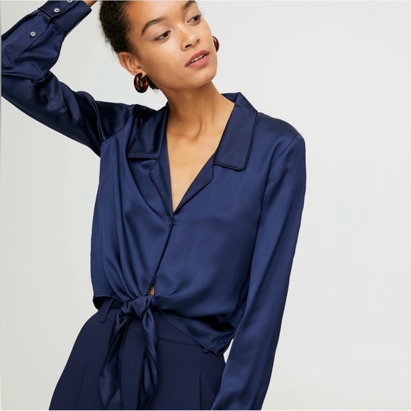 Aritzia Wilfred Effortless Satin Tie-front Blouse NWT Pure Indigo (Navy) - Large - Picture 4 of 11